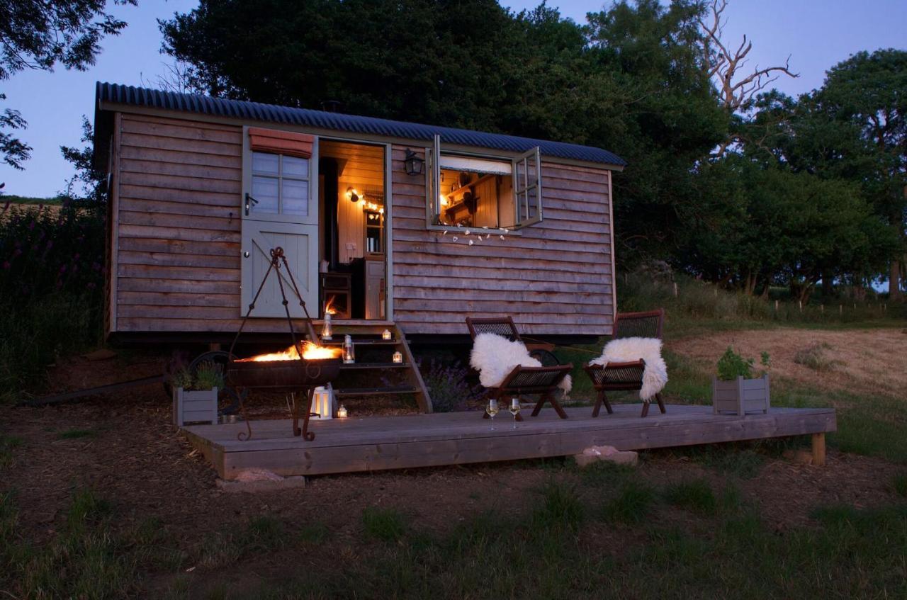 Tilbury Shepherd Huts With Hot Tubs Plus Holiday Cottages West Bagborough Dış mekan fotoğraf