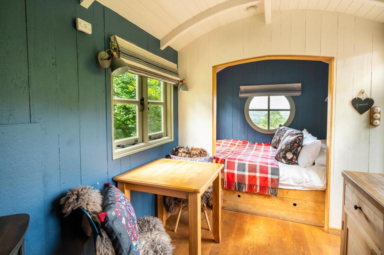 Tilbury Shepherd Huts With Hot Tubs Plus Holiday Cottages West Bagborough Dış mekan fotoğraf